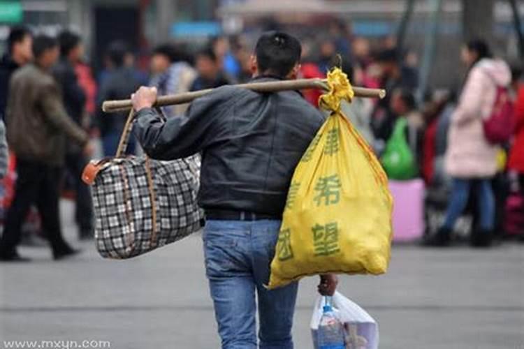 梦见出门要回家啥意思？