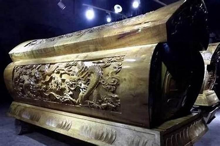 梦见好多棺材和死人是什么意思？