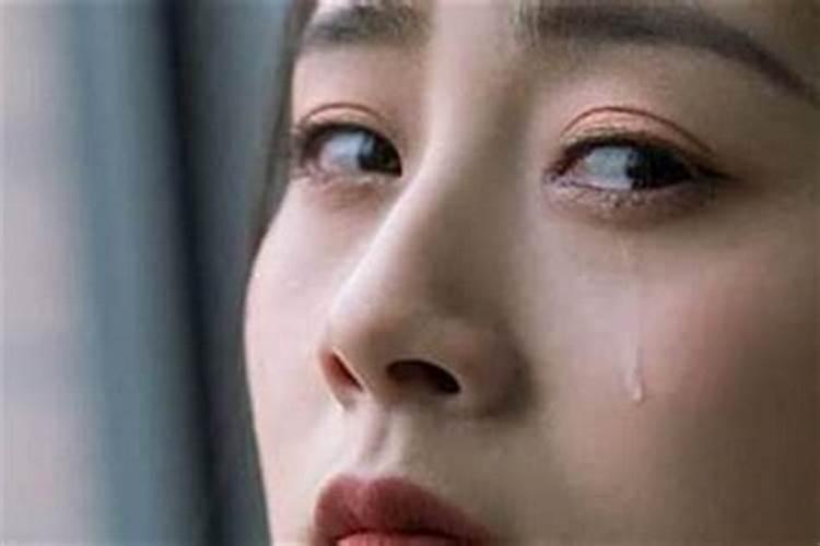 梦见别人死了是什么预兆自己哭？