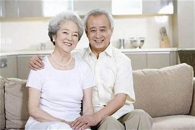 梦见姥姥还活着是什么意思啊？
