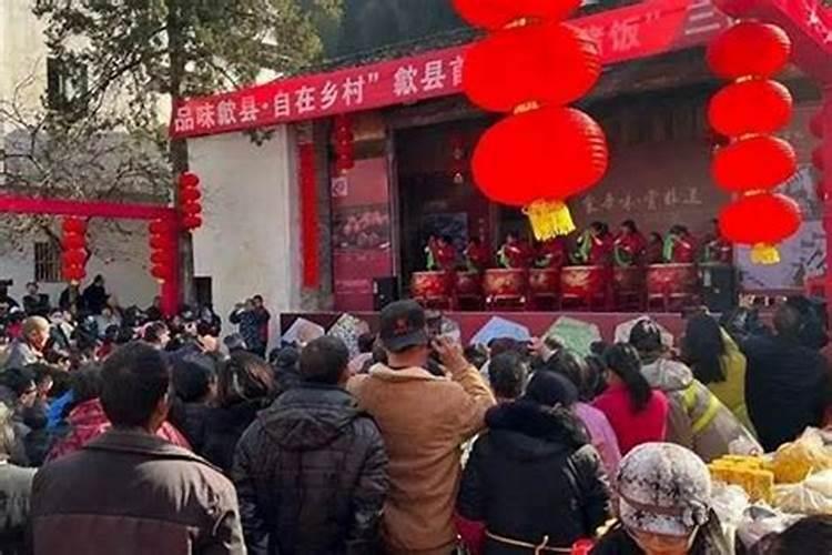 民间腊月几号贴财神？