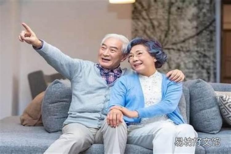 梦见老人死了又活了变成小孩