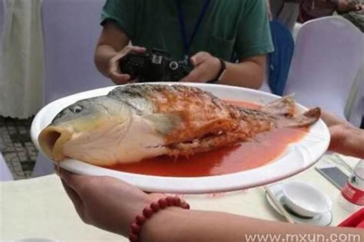 梦见吃了鱼肉又吐出来