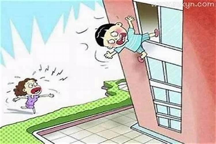 梦见别人从高处坠落摔死在我家中