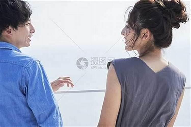 梦见男朋友和其他女生聊天