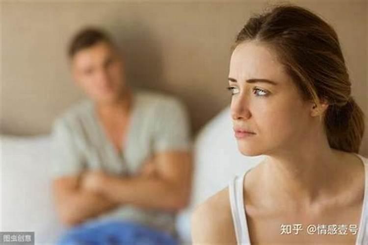 离婚男人梦见前妻出轨了