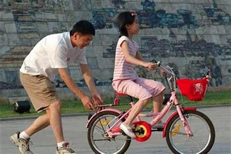 梦见老人骑自行车是什么意思？