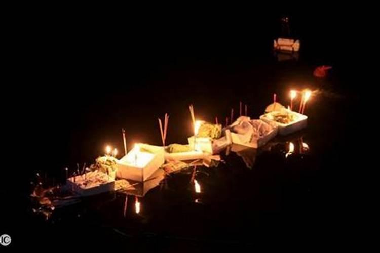 中元节祖宗烧纸