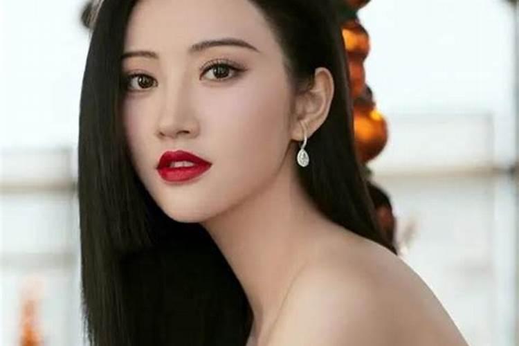 人间富贵花的女孩子长相