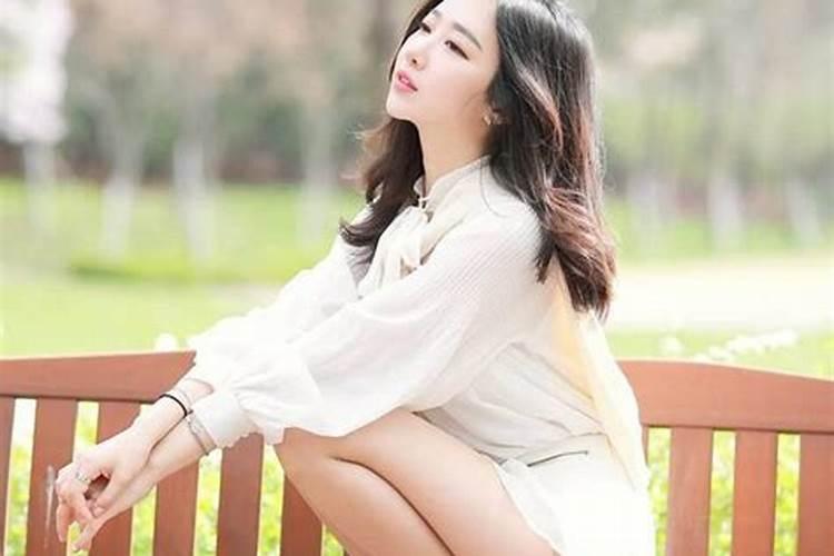 平淡无奇的爱情什么意思