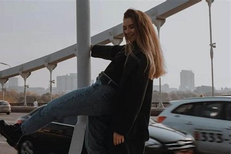 哪个星座女越老越迷人