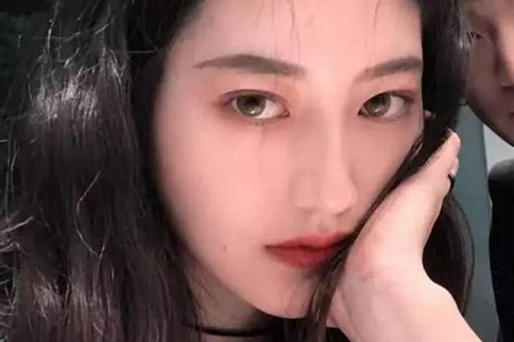自然有人撩她的星座女