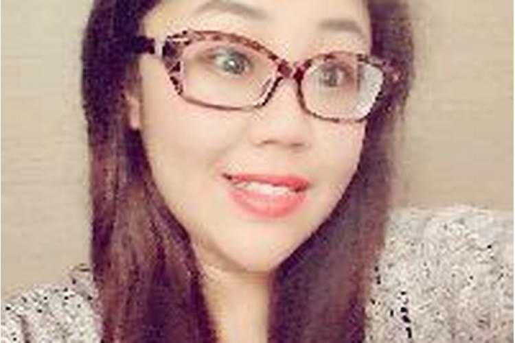 如果一个女生有时不回你消息，还要不要继续找她聊？