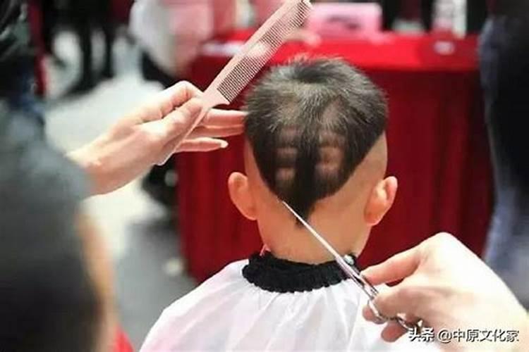 初几小朋友剪发是龙抬头？