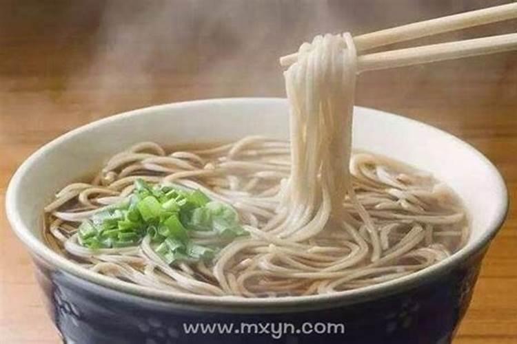 做梦吃面条是什么预兆？