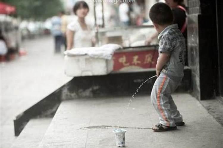 梦见孩子撒尿是什么意思？