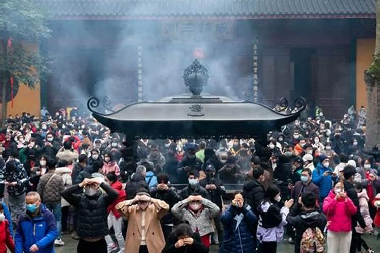 正月初一祭拜家神