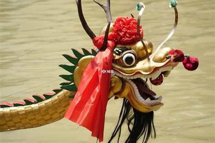 梦见龙在水里游动了