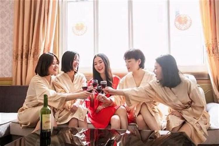 梦见家里来了好多美女？