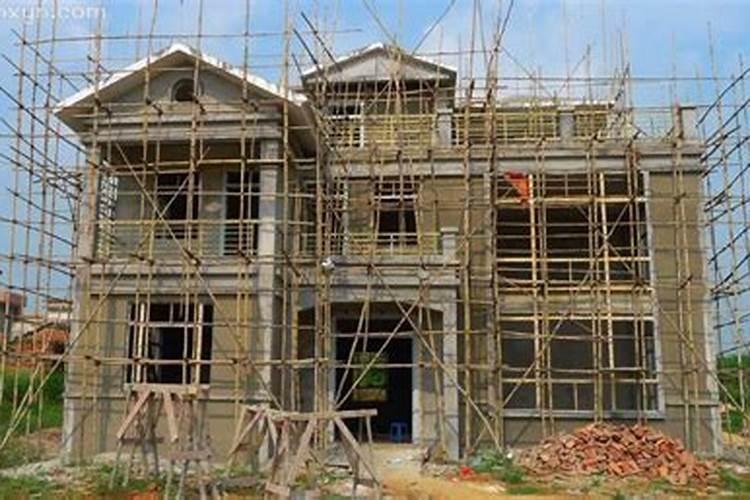 梦见老家的房子和人在一起