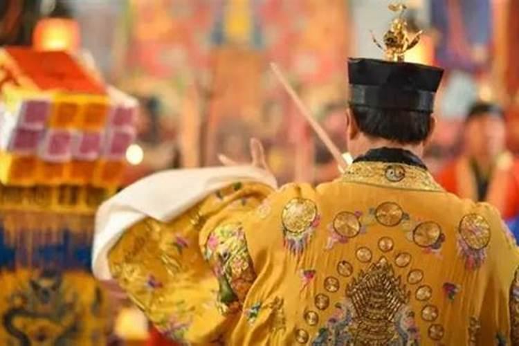 超度亡灵的法师