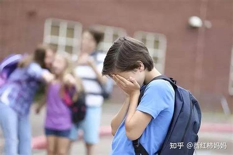 梦到在学校被外校学生欺负