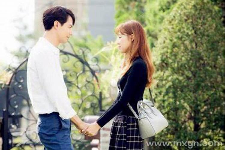 梦见前妻是什么预兆想复合？