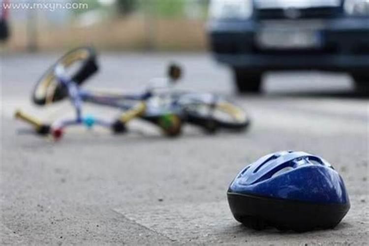 梦到叔叔出车祸是什么征兆？