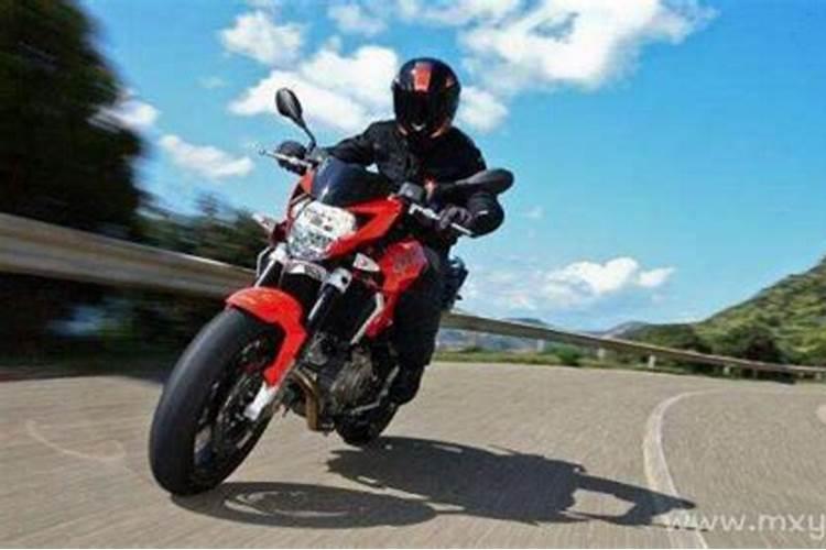 梦到骑摩托车是什么意思？