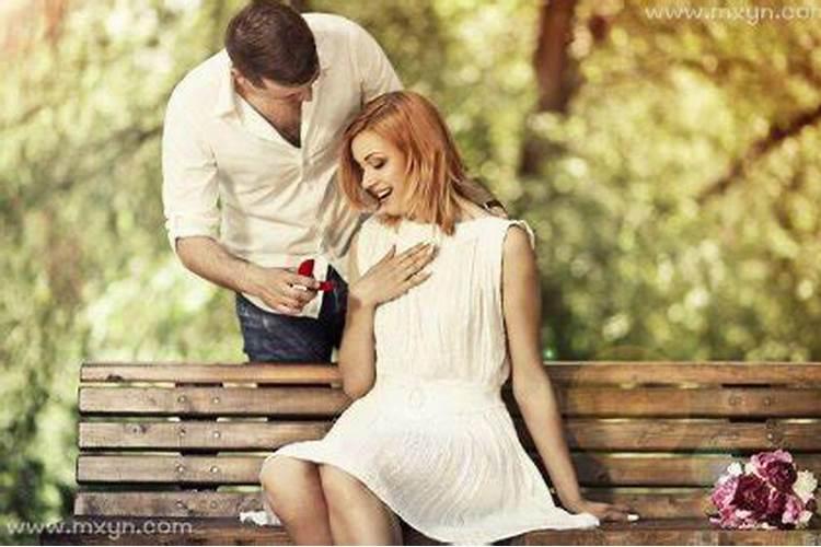 梦到前男友想跟我复合是啥征兆？