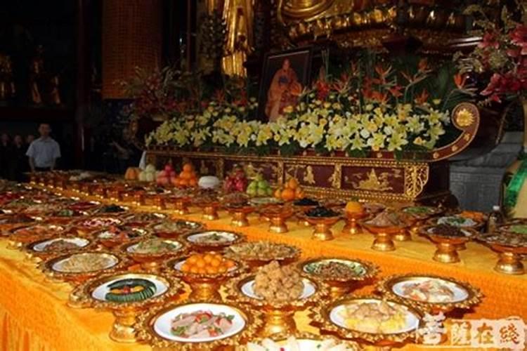 七月十五供品摆几个菜？