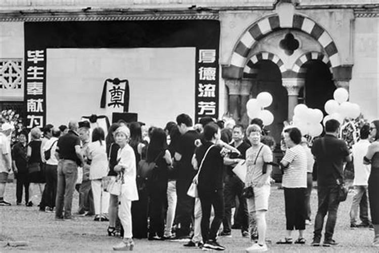 梦见母亲死了办丧事