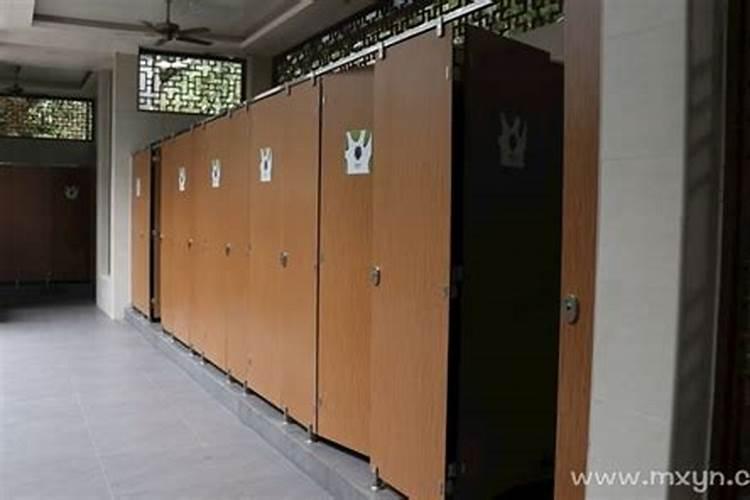梦见厕所很臭是什么预兆解梦？
