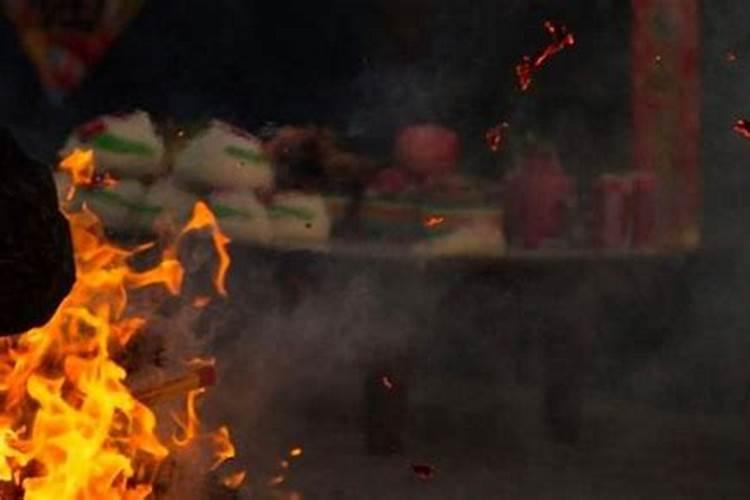 十月初一路口几点烧纸？