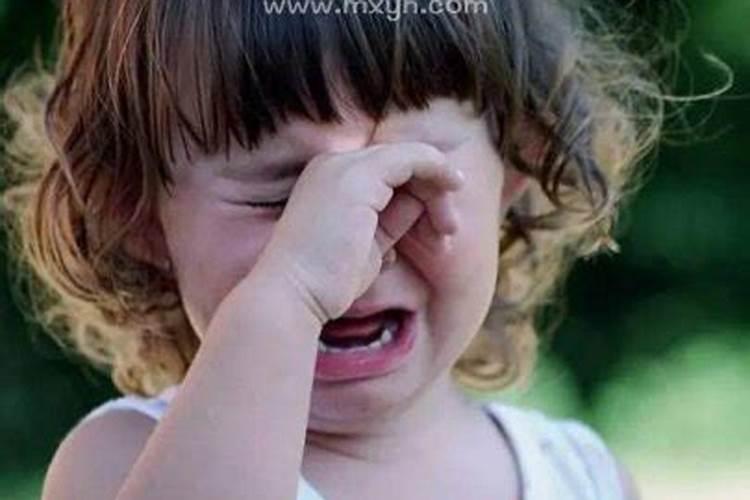 梦见女孩子哭什么意思？