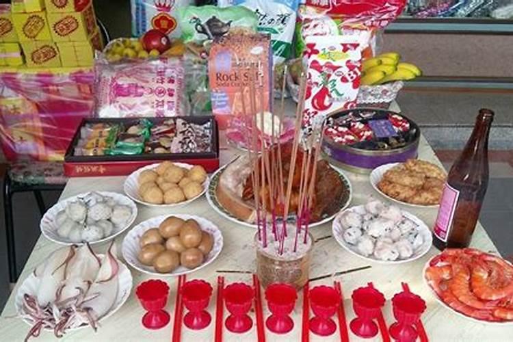 七月十五怎样拜祭？