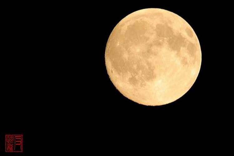 八月十五的月亮有哪些特点？