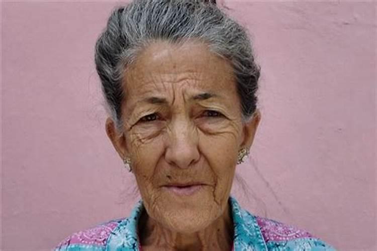 梦见奶奶和我说话了好不好？