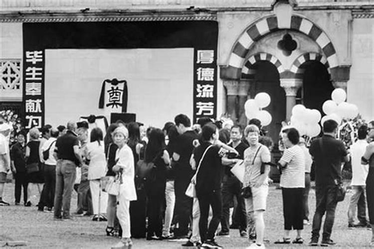 梦到外公的葬礼什么意思？