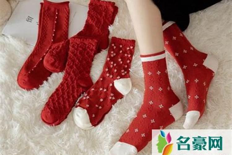 本命年的大红围巾有买吗？