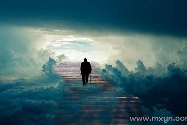 梦见过世的老人复活了