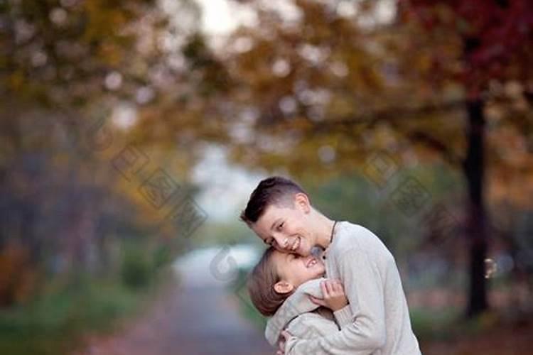 梦见哥哥姐姐在一起