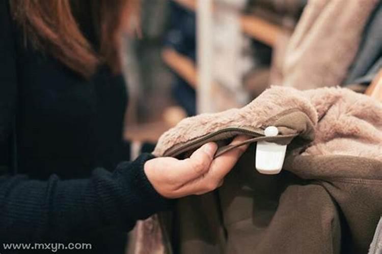 梦见老婆穿衣服是什么预兆？