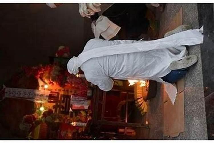 家中老人去世如何做法事？