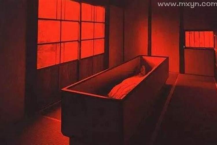 梦见弟弟死了躺在棺材里