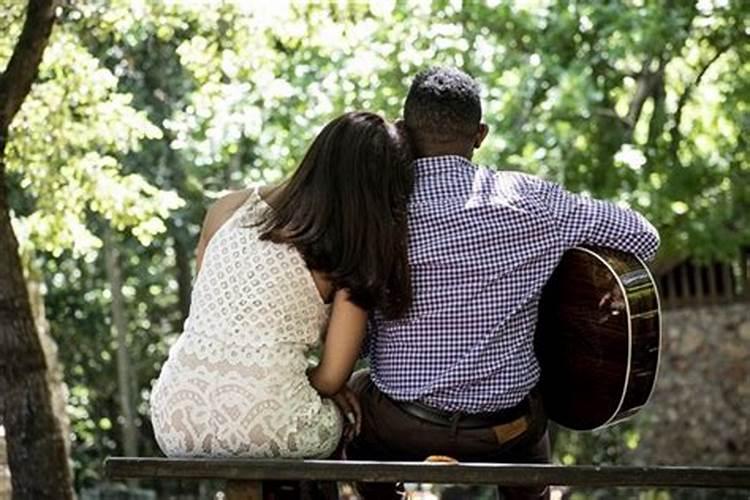 梦到女朋友和别的男人旅游