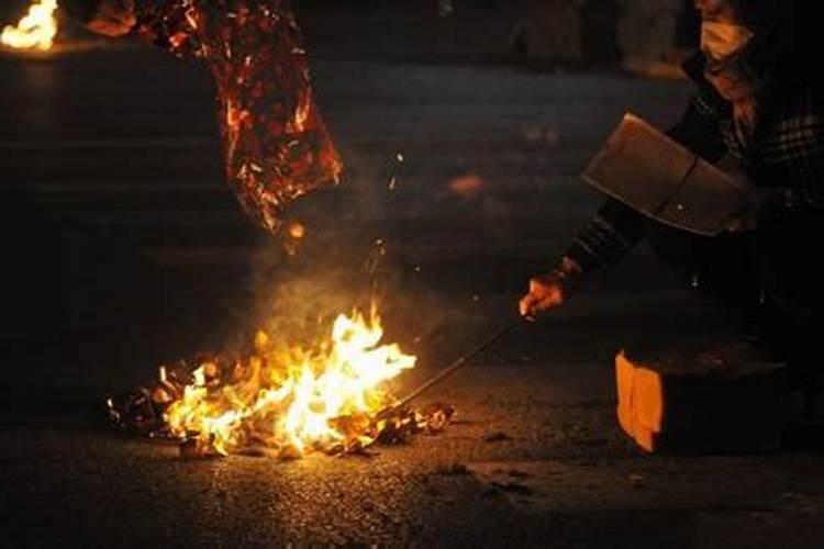 七月十五鬼节能不能烧纸？