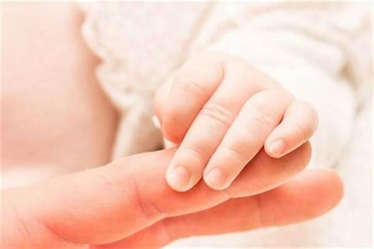 单身女子梦到自己生个男孩