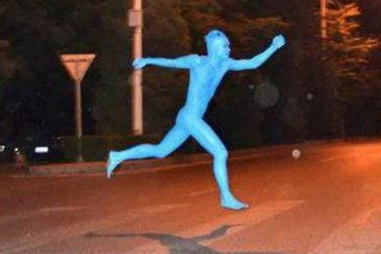 梦到光身体是什么预兆？