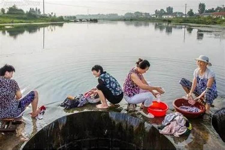 梦见妻子被水淹没了